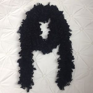 Very cute! Long black scarf